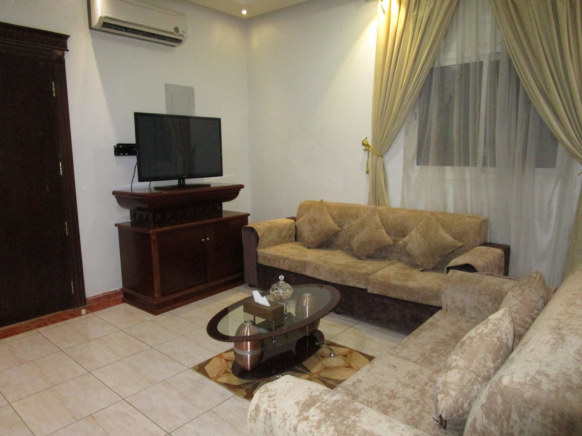 Lamasat Al Hamra Furnished Apartments