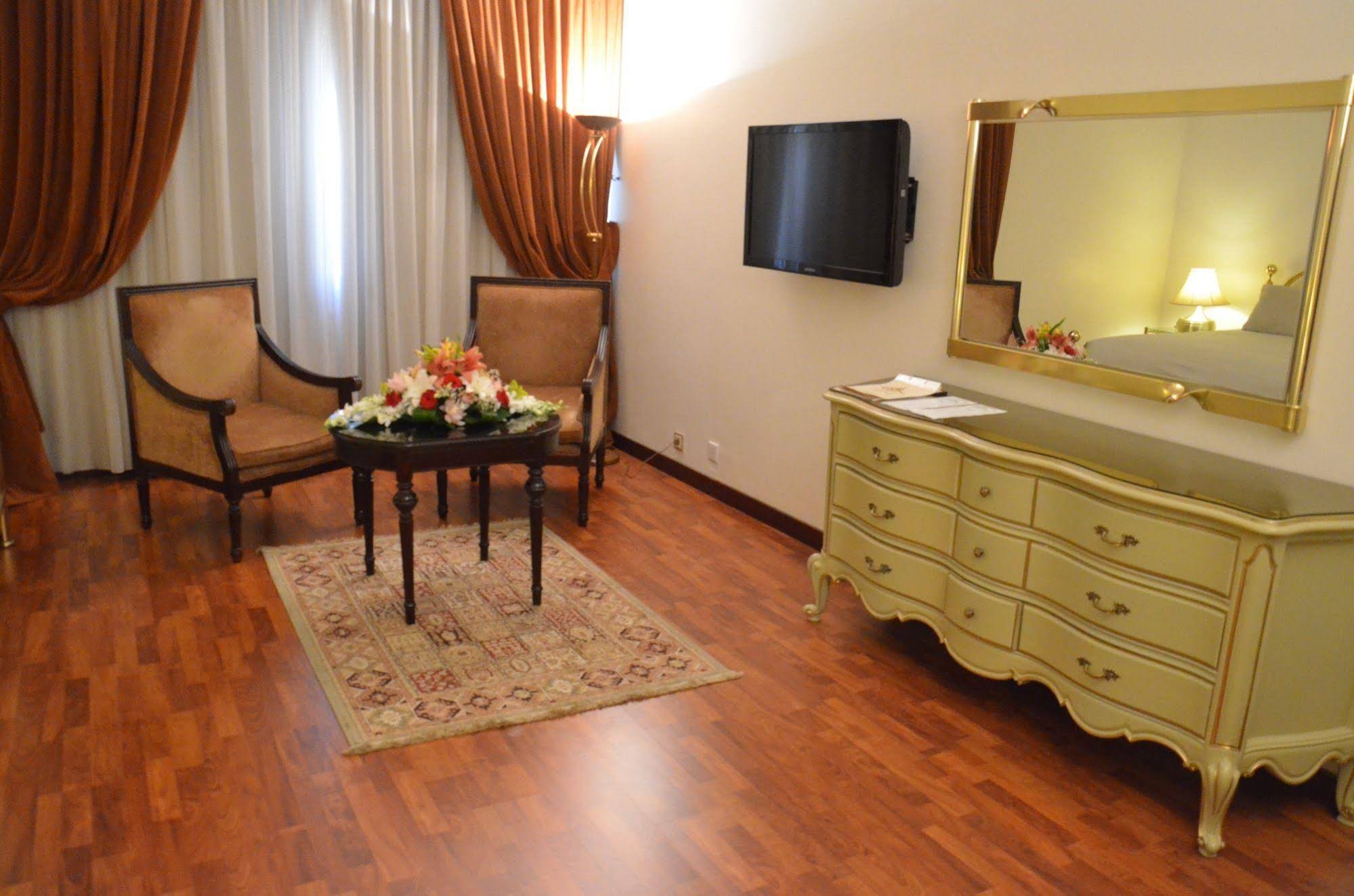 Saladin Hotel