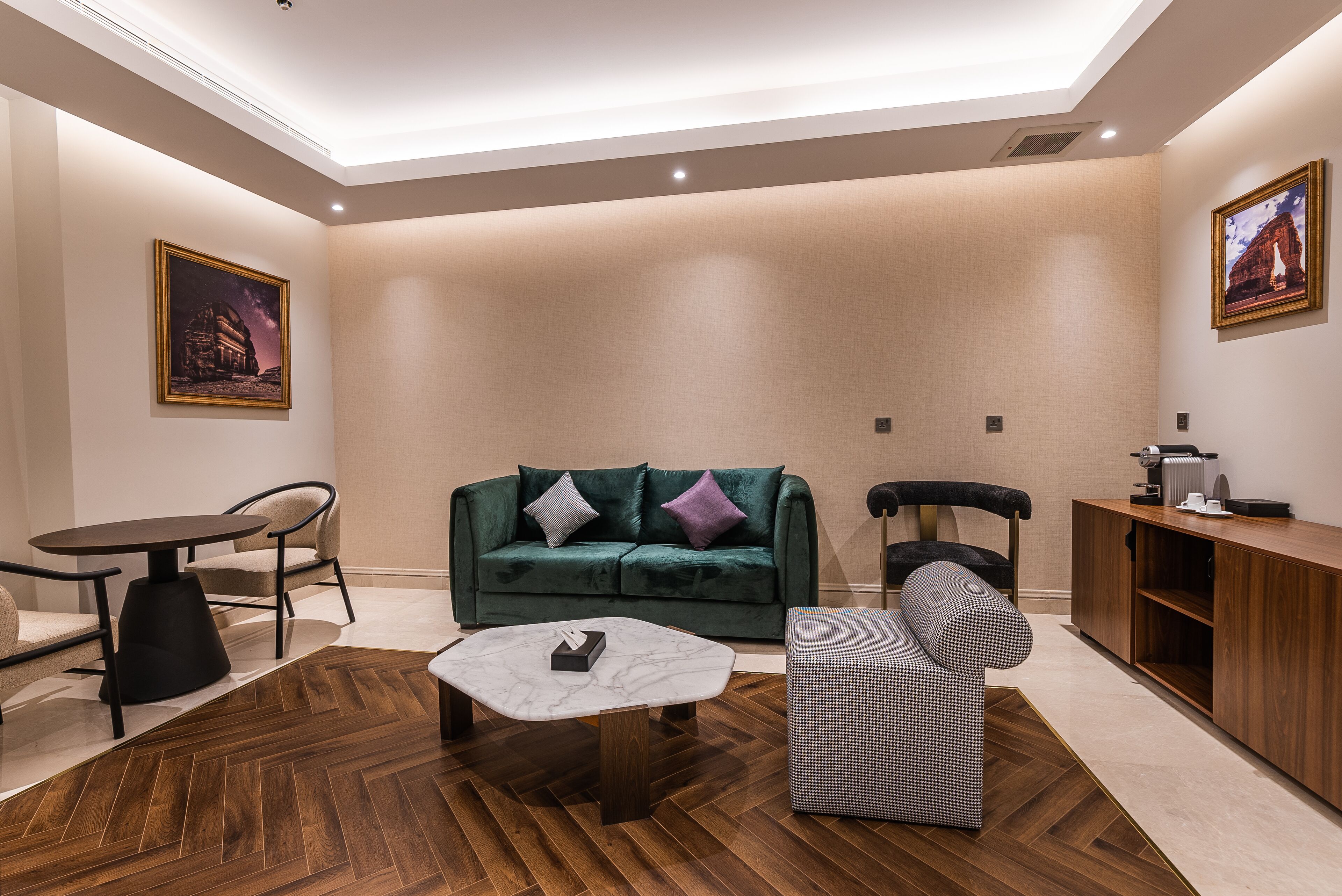 Tura Hotel