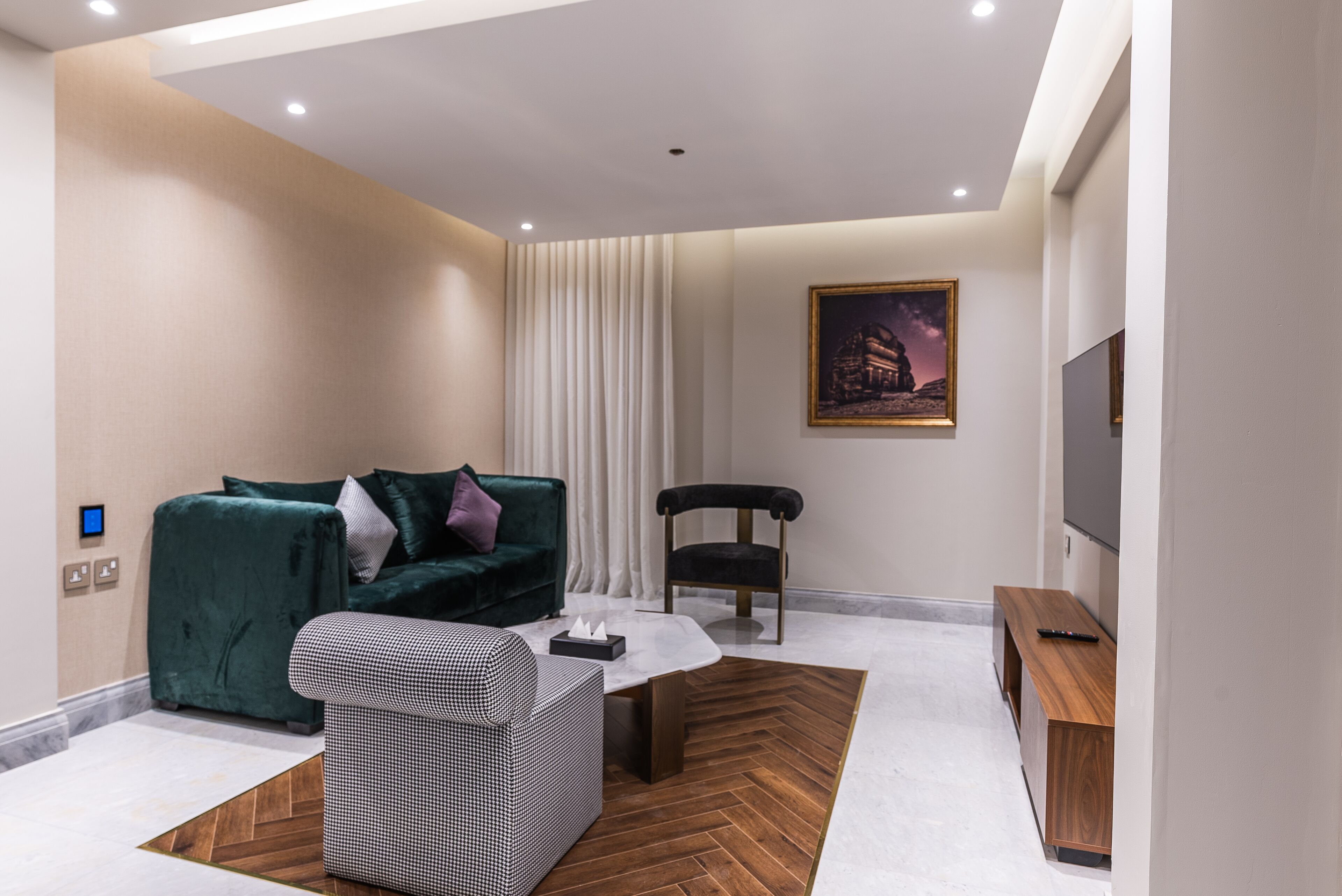 Tura Hotel
