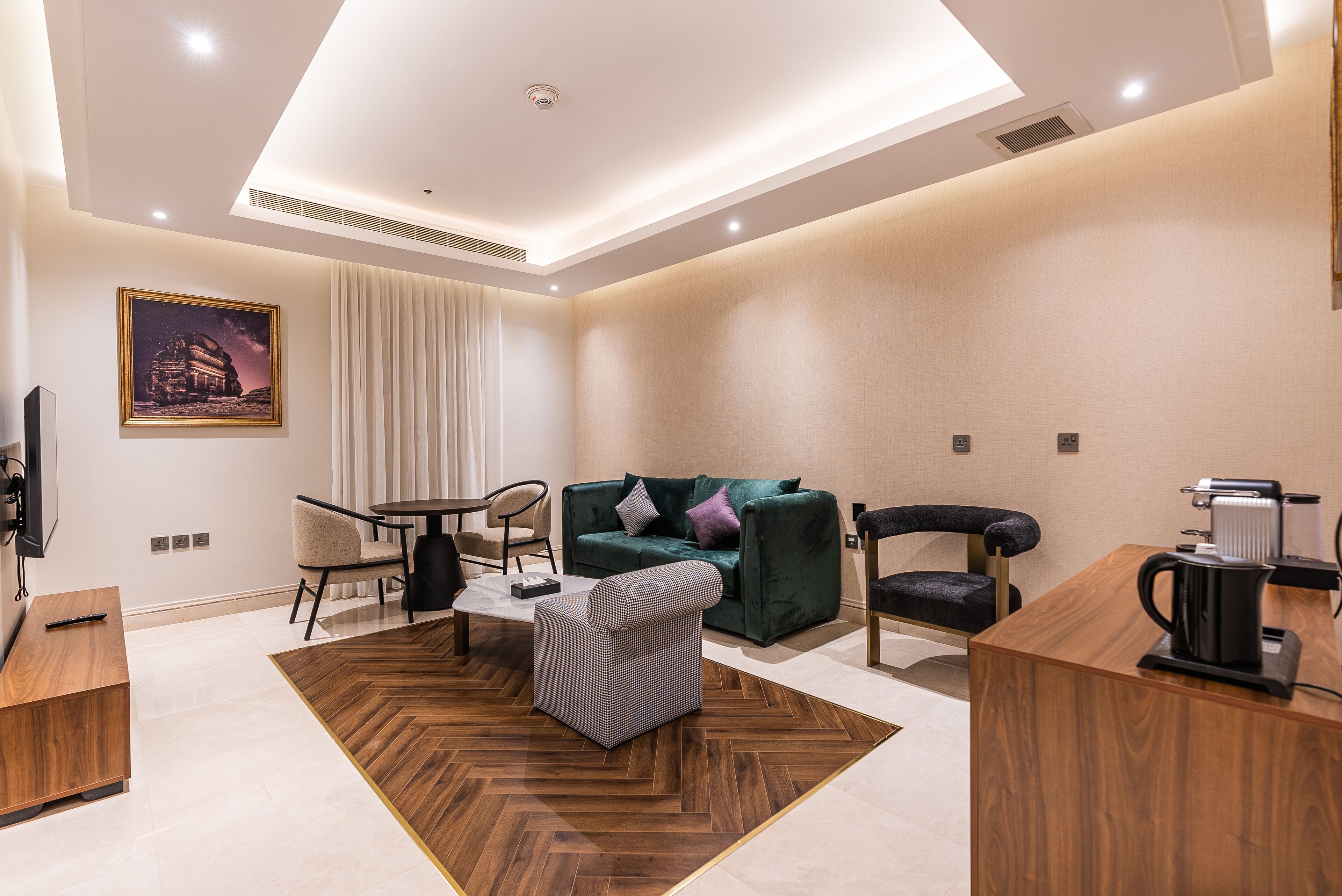 Tura Hotel