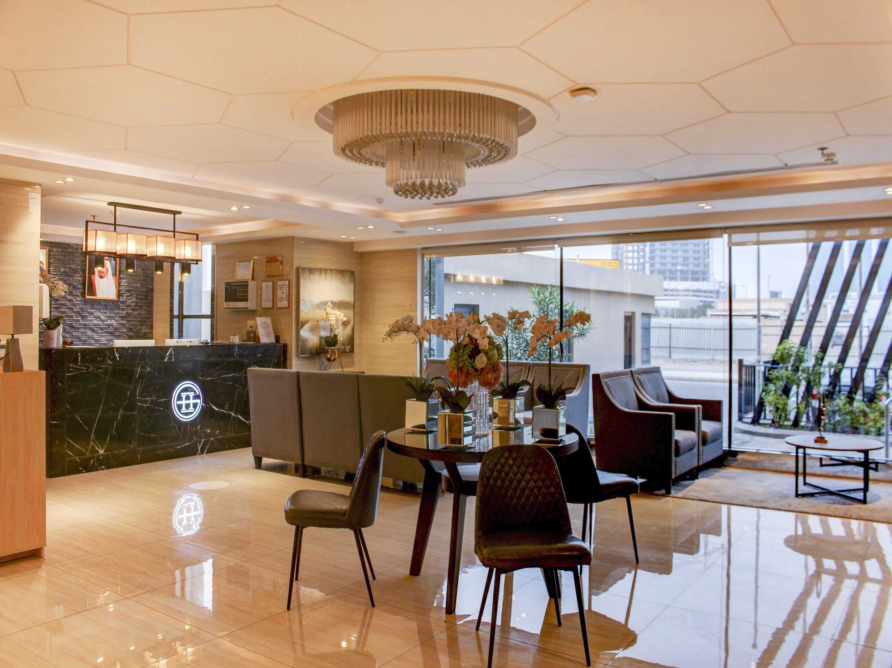 Capital O 581 Goldish Hotel