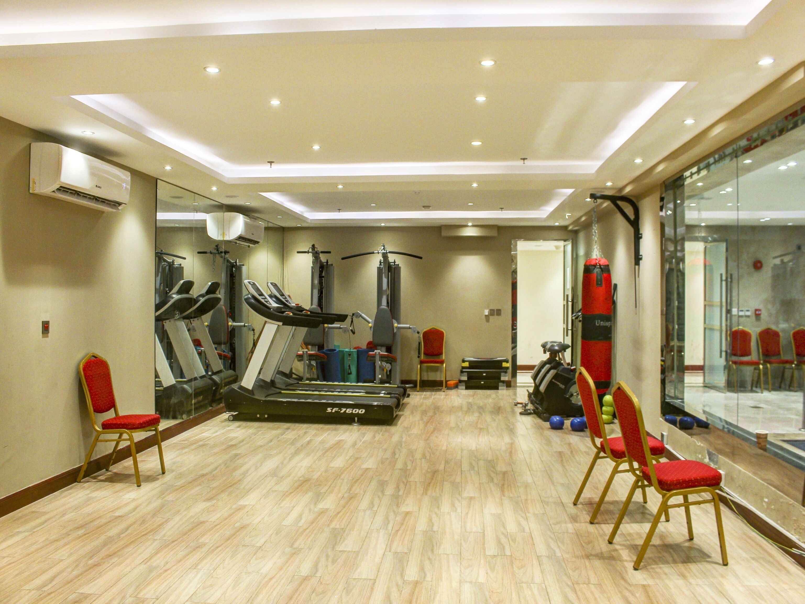 Capital O 581 Goldish Hotel