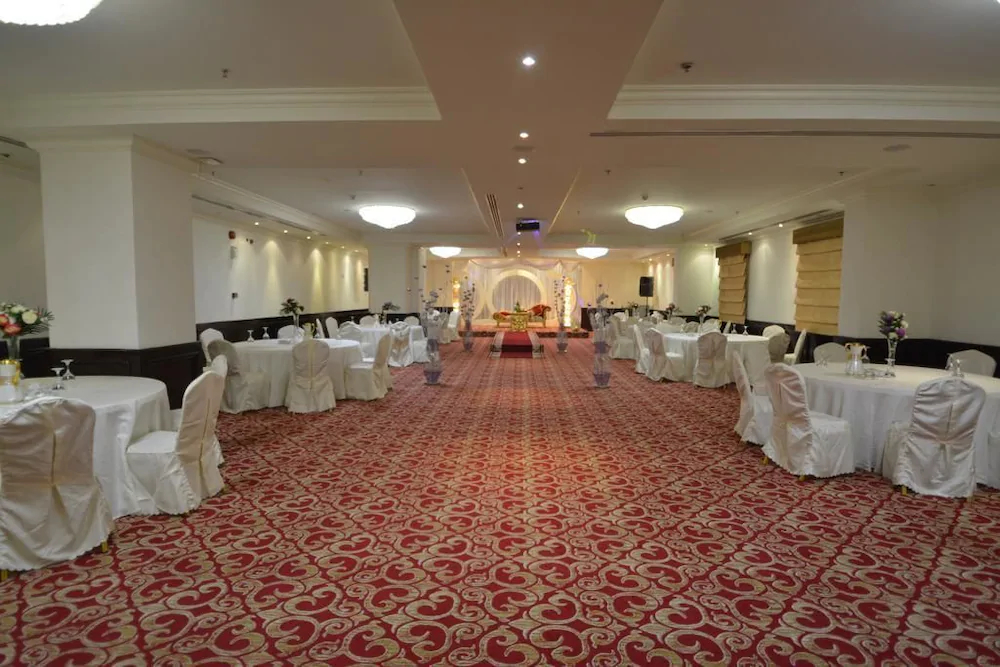 Grndeur East Hotel Suites
