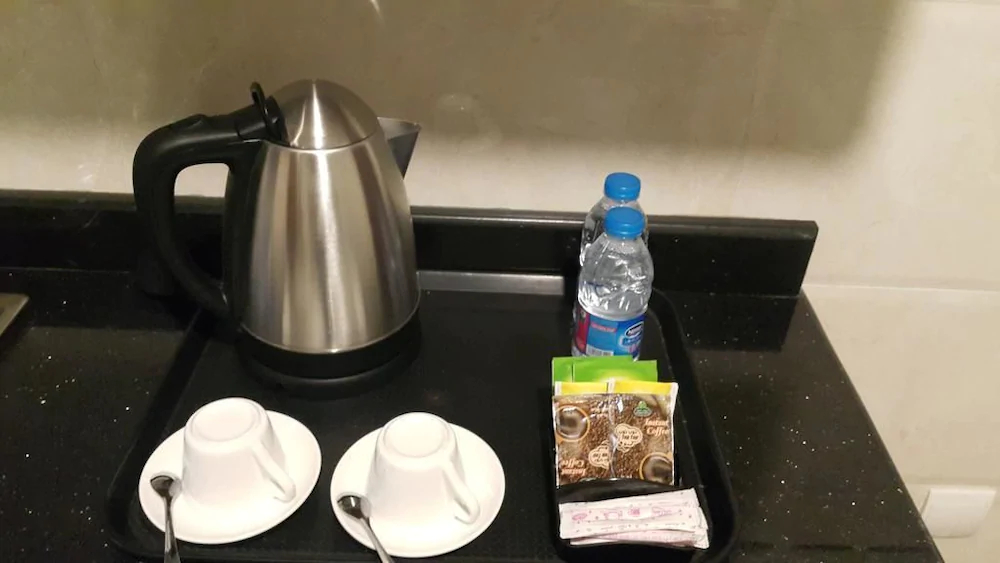 Grndeur East Hotel Suites