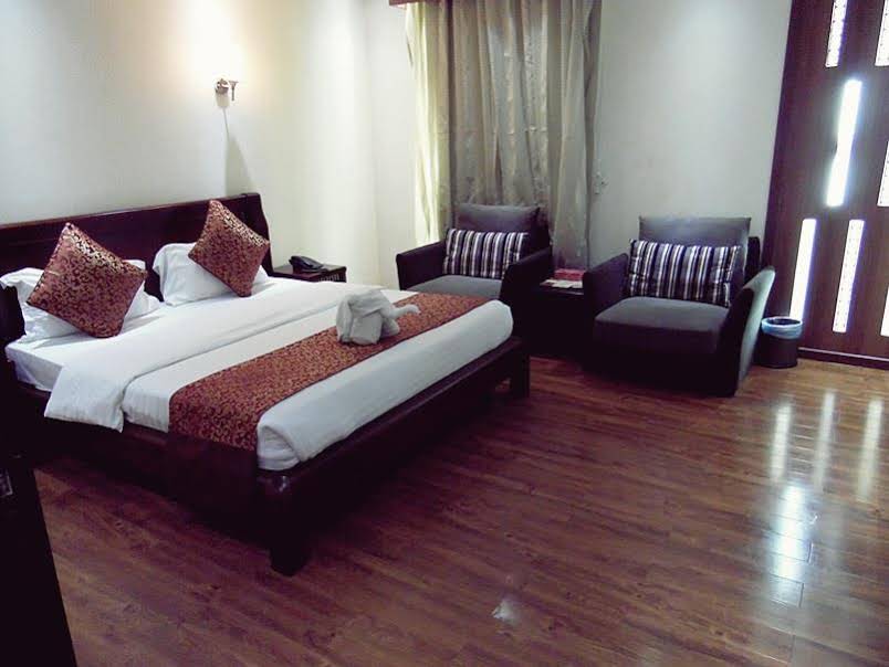 Lina Park Hotel Suites 1