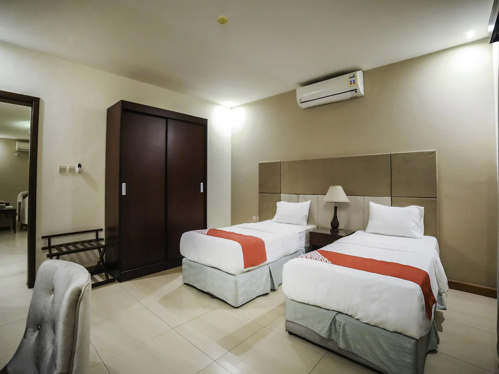 Night Inn Hotel by OYO Rooms