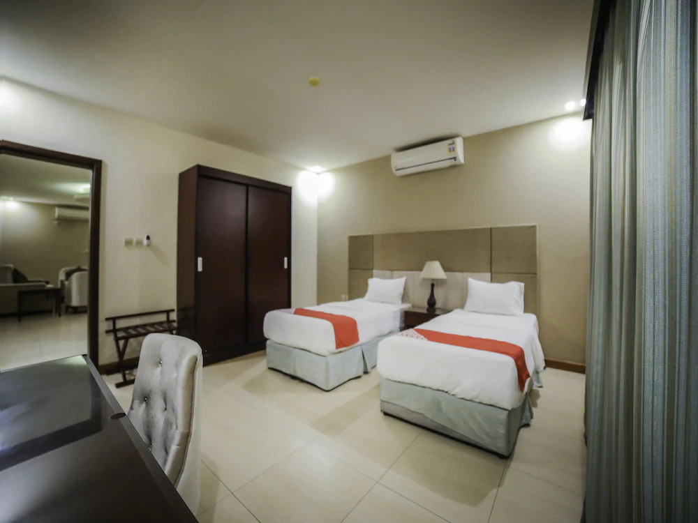 Night Inn Hotel by OYO Rooms