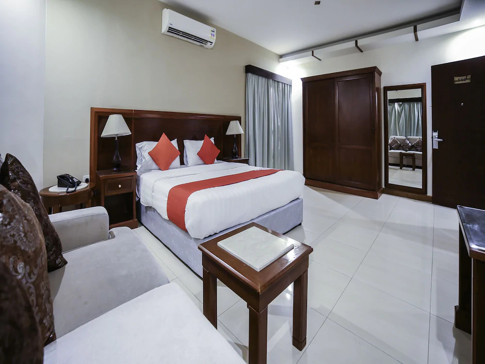 Night Inn Hotel by OYO Rooms