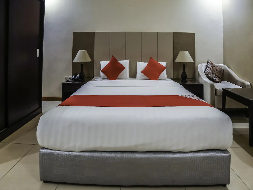 Night Inn Hotel by OYO Rooms