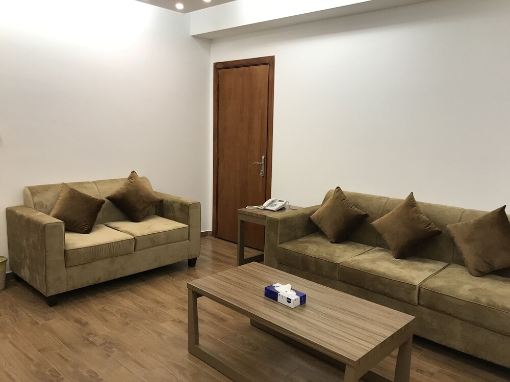 OYO 409 Enjaz Inn