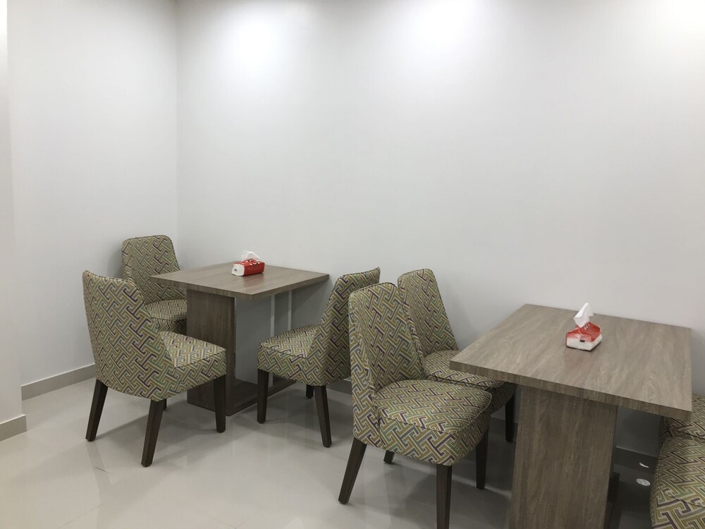 OYO 409 Enjaz Inn