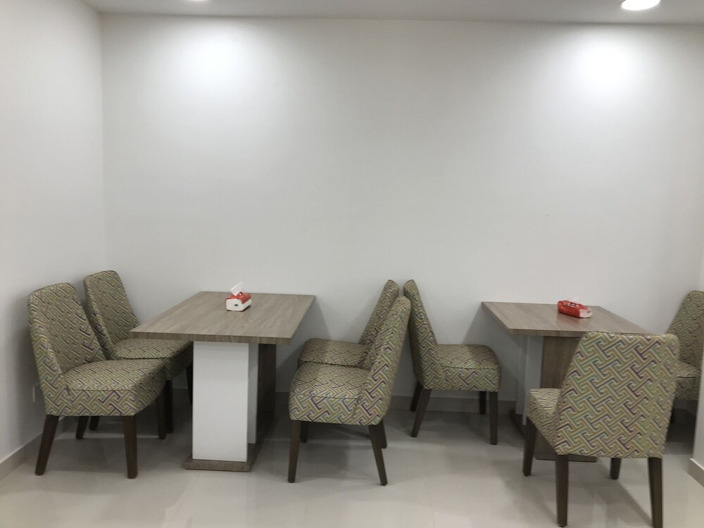 OYO 409 Enjaz Inn
