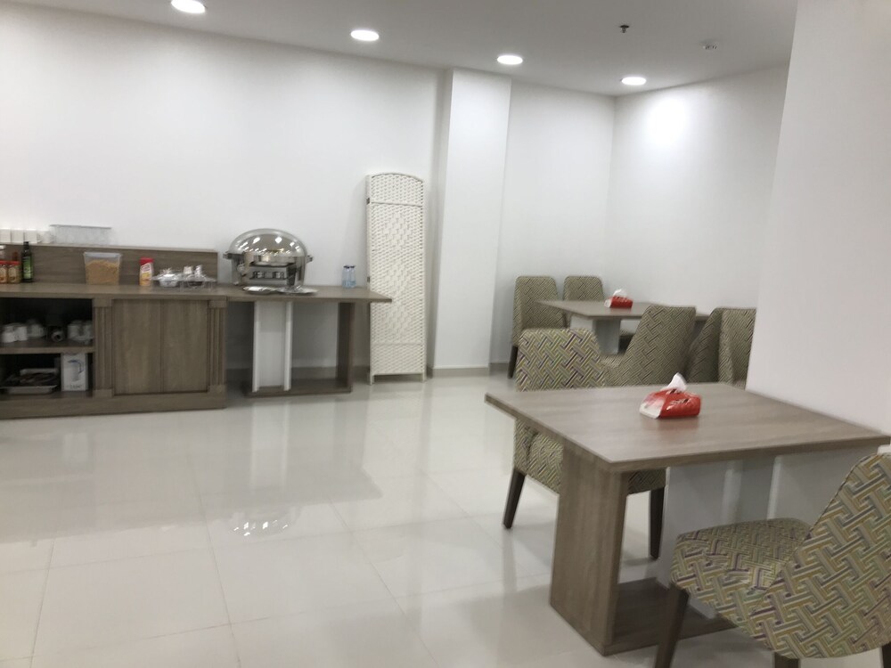 OYO 409 Enjaz Inn
