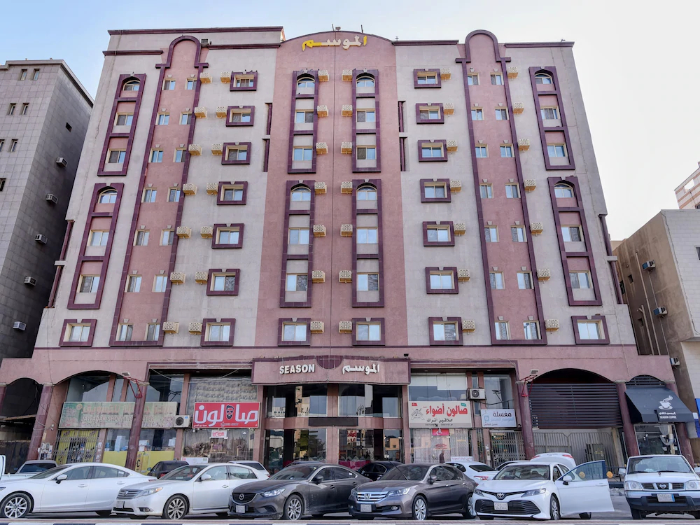 Season Hotel by OYO Rooms