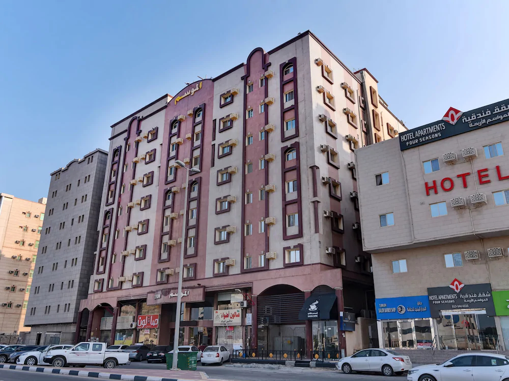 Season Hotel by OYO Rooms