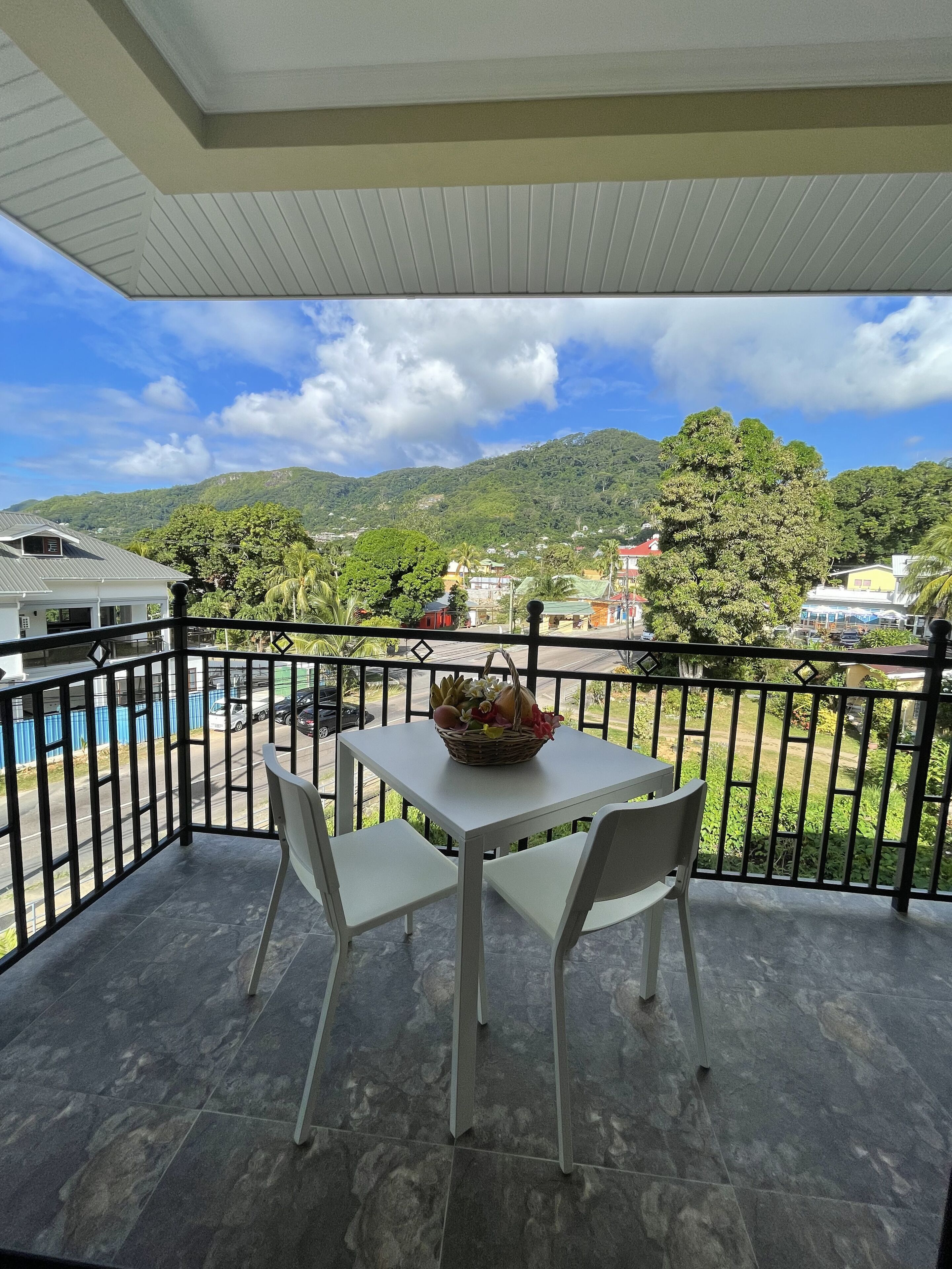 B Holiday Apartments