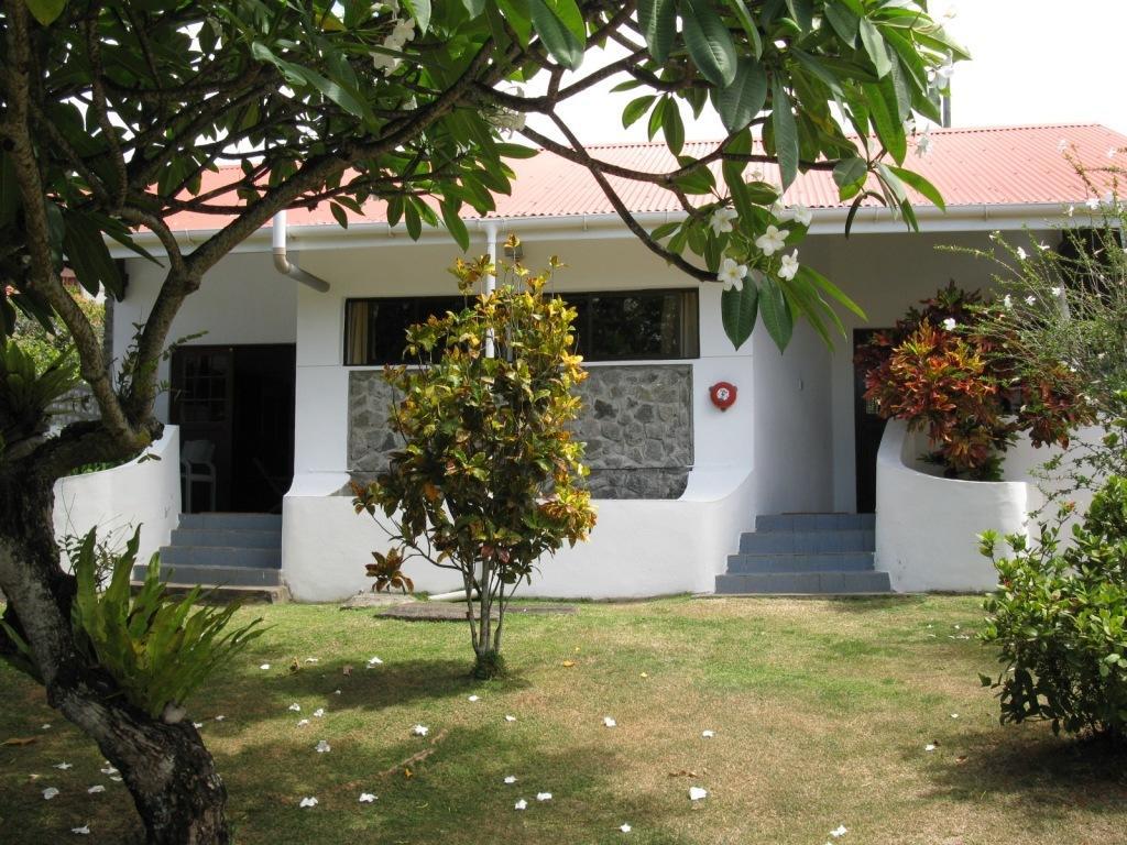 Daniella's Bungalows