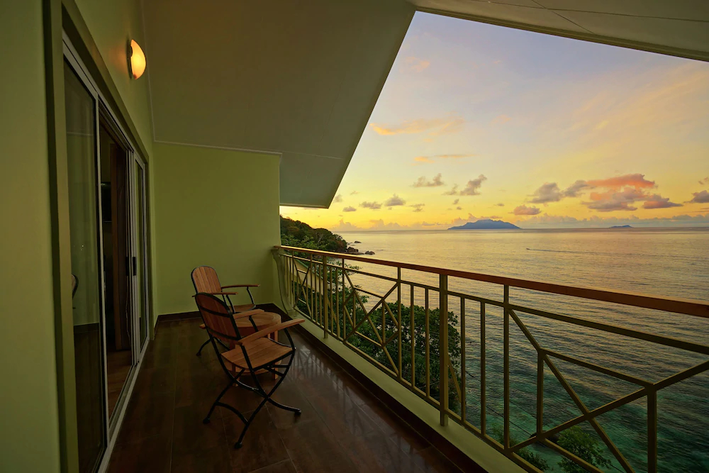 Treasure Cove Hotel & Restaurant