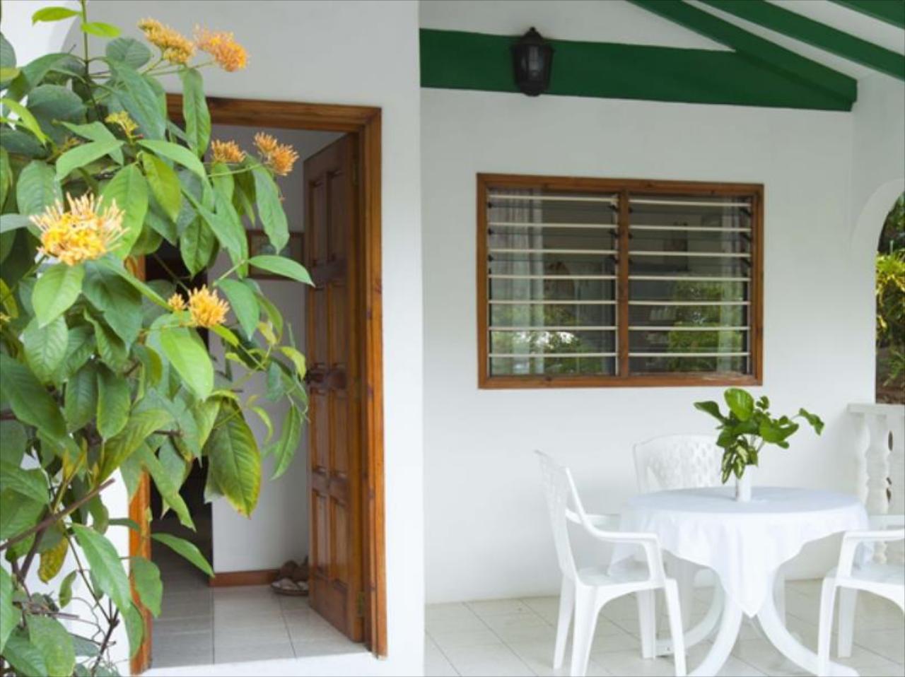Le Manglier Guest House