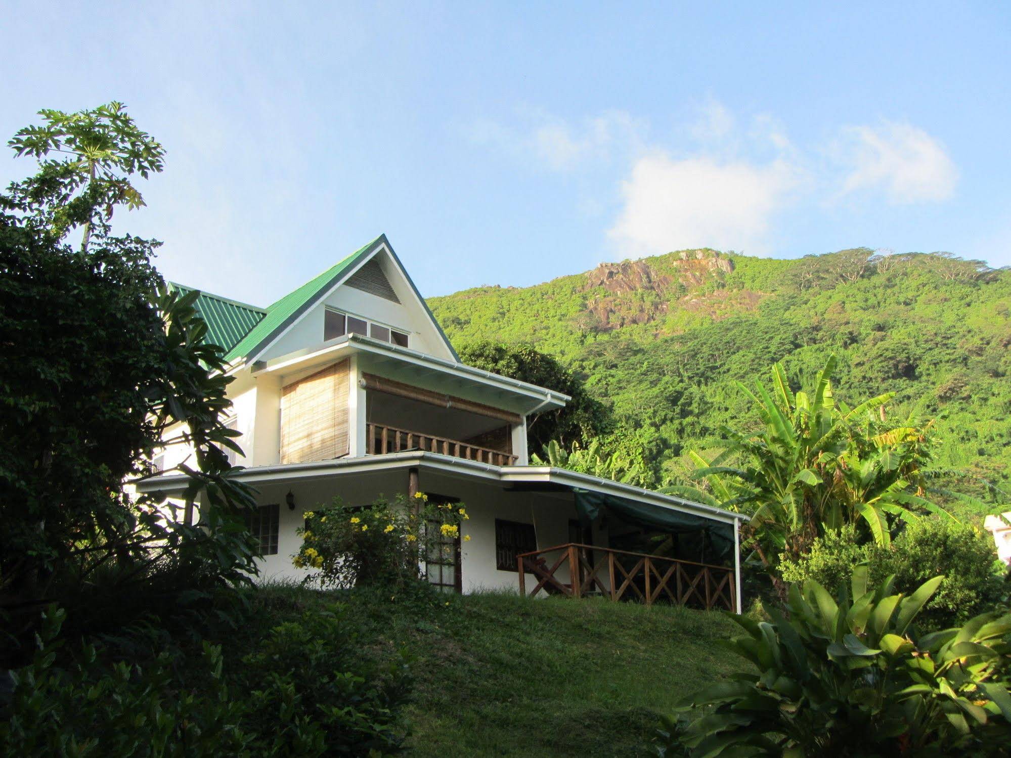 Lemongrass Lodge