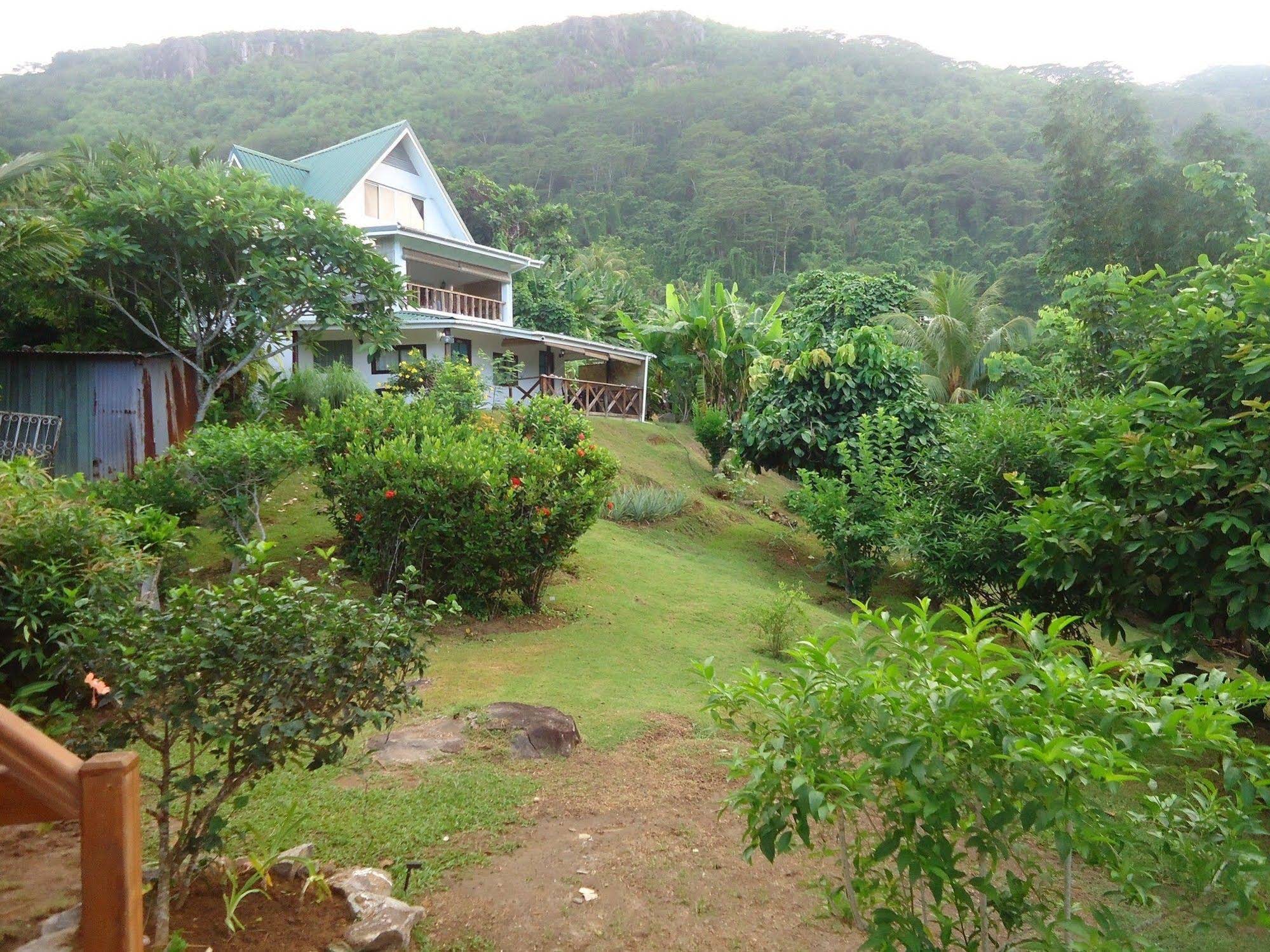 Lemongrass Lodge