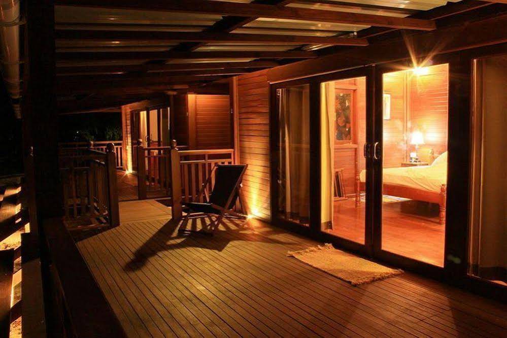 Lou Lou Bungalows