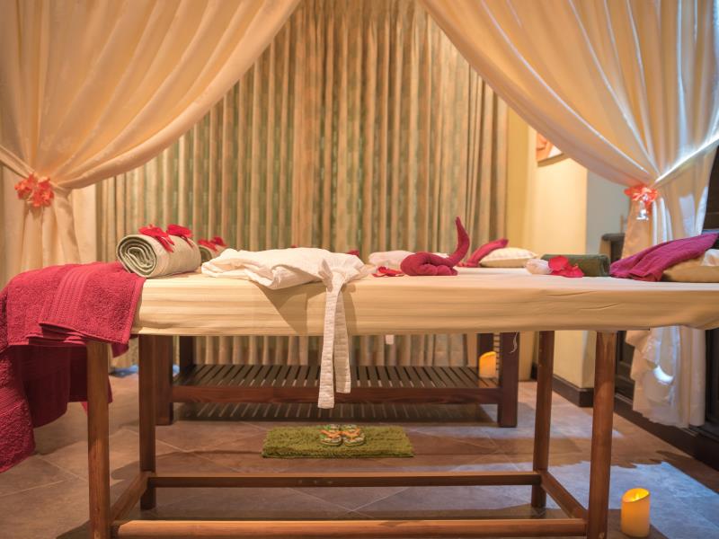 The Oasis Hotel Restaurant & Spa