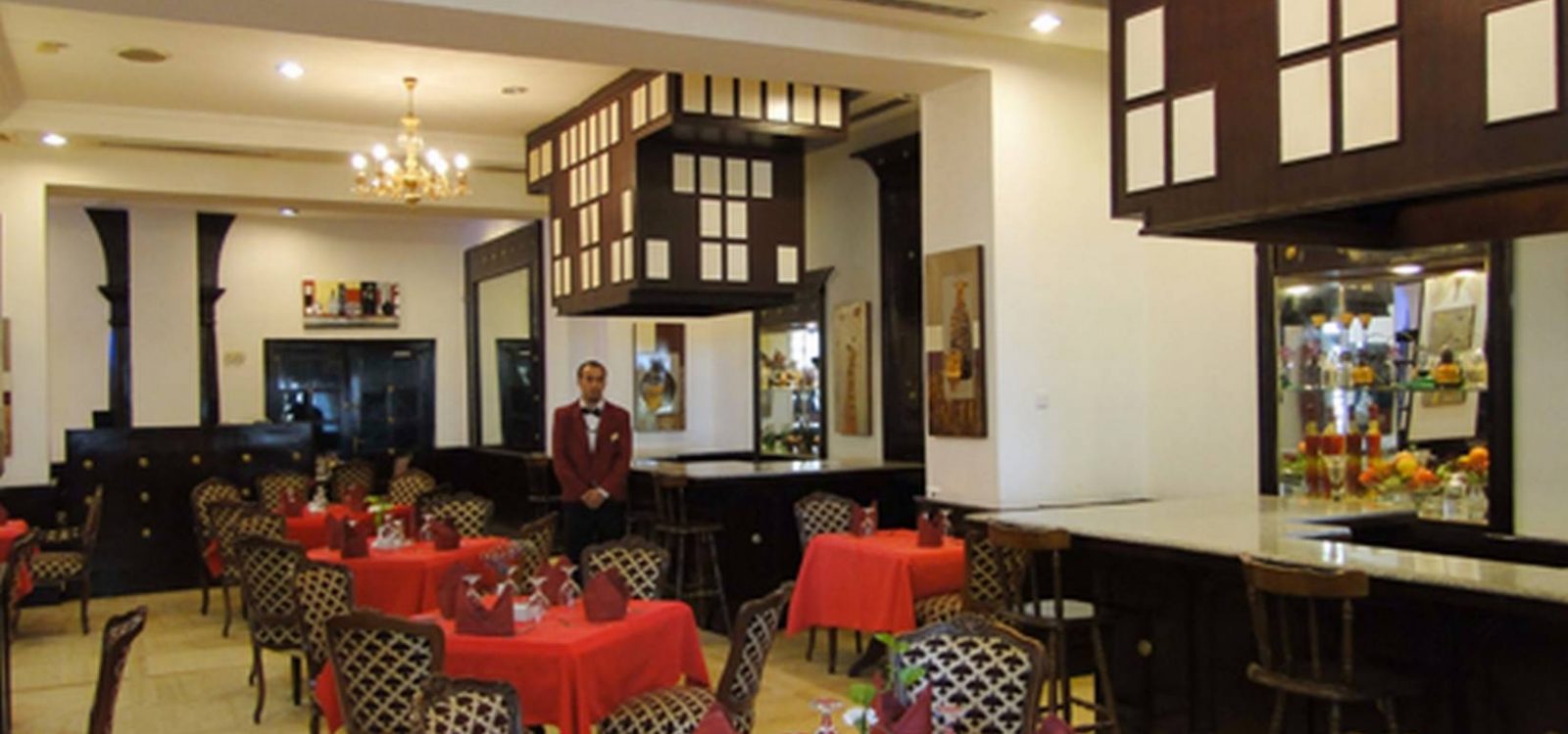Grand Holiday Villa