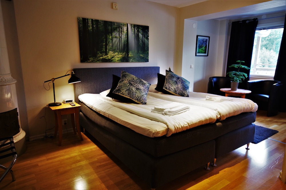 Elisero Hotell