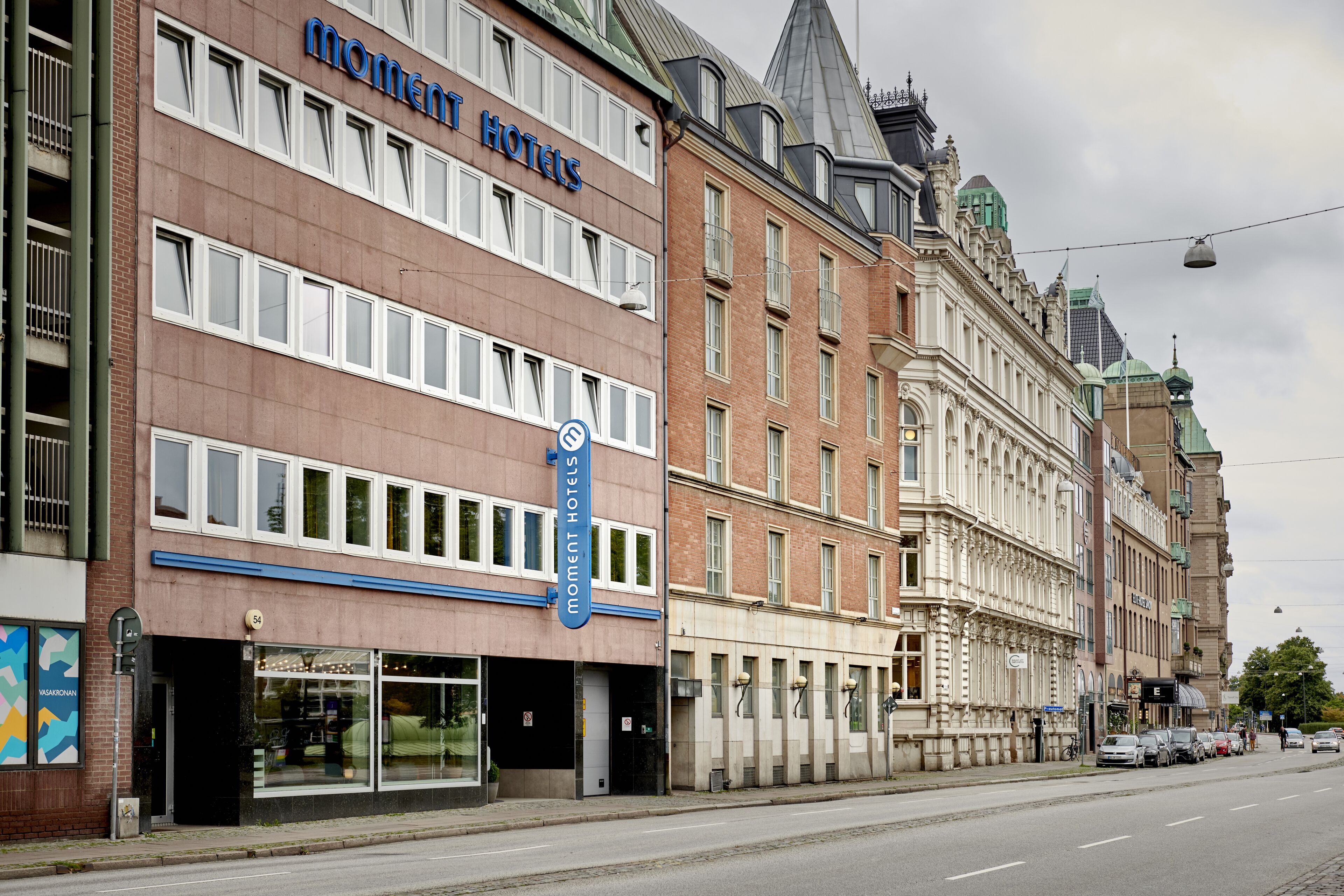 Moment Hotel
