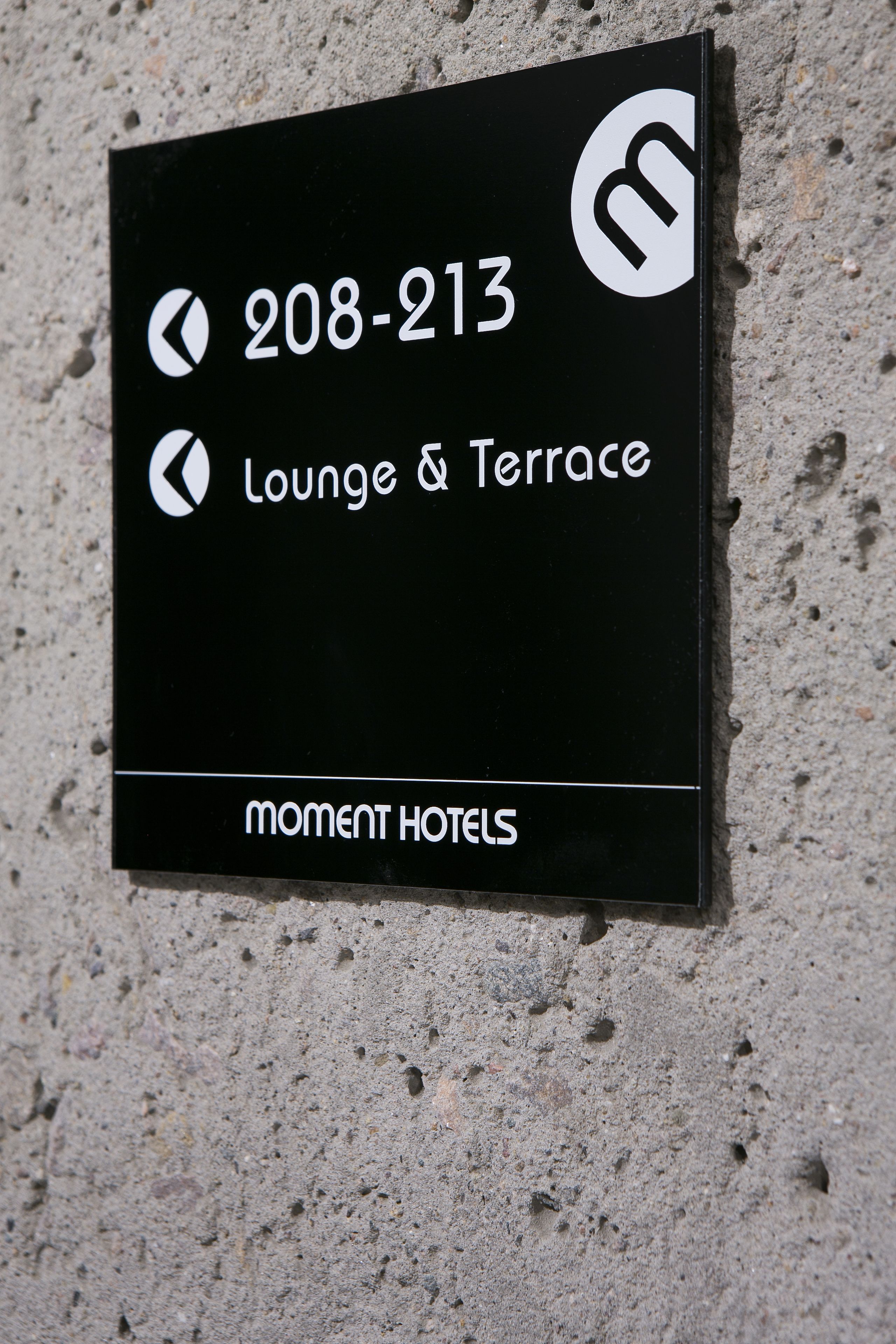 Moment Hotel