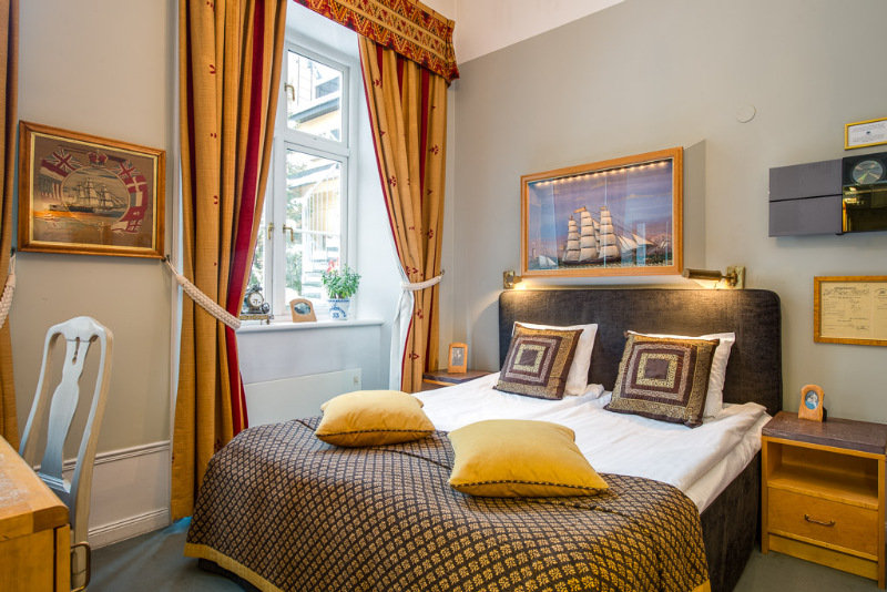 Victory Hotel