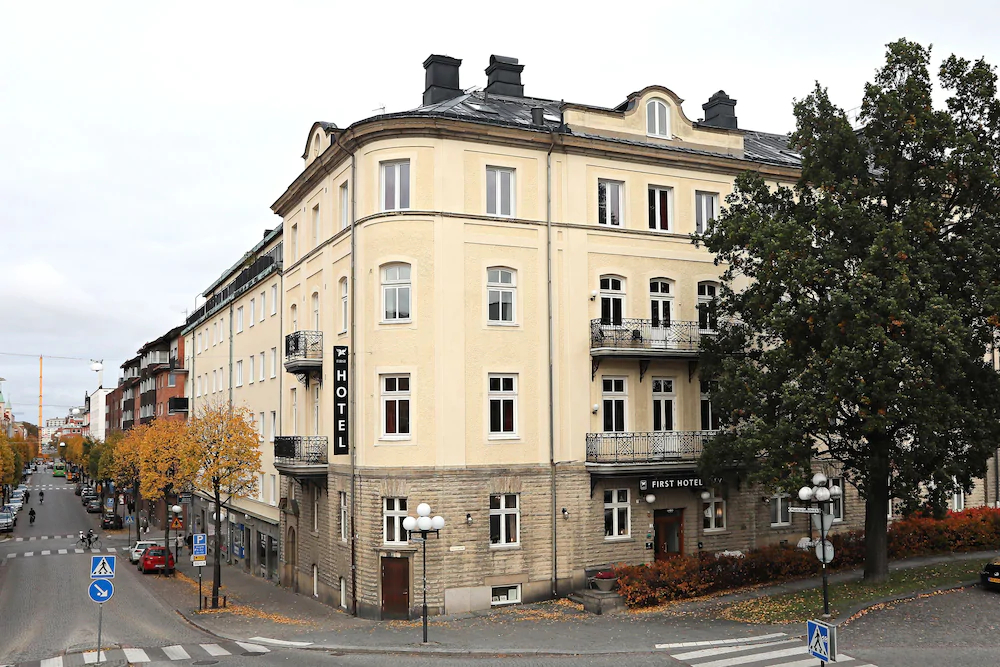 First Hotel City