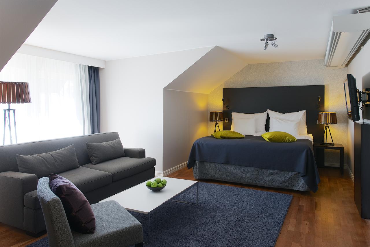 Home Hotel Plaza