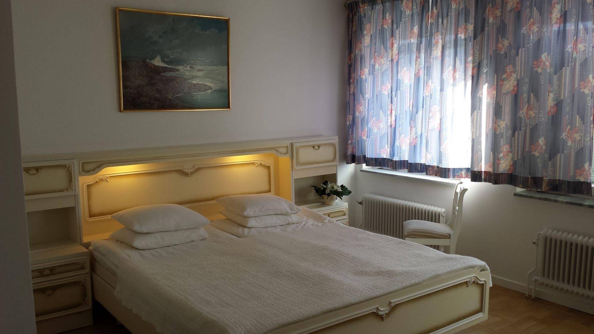 Hotel Bishops Arms Mora