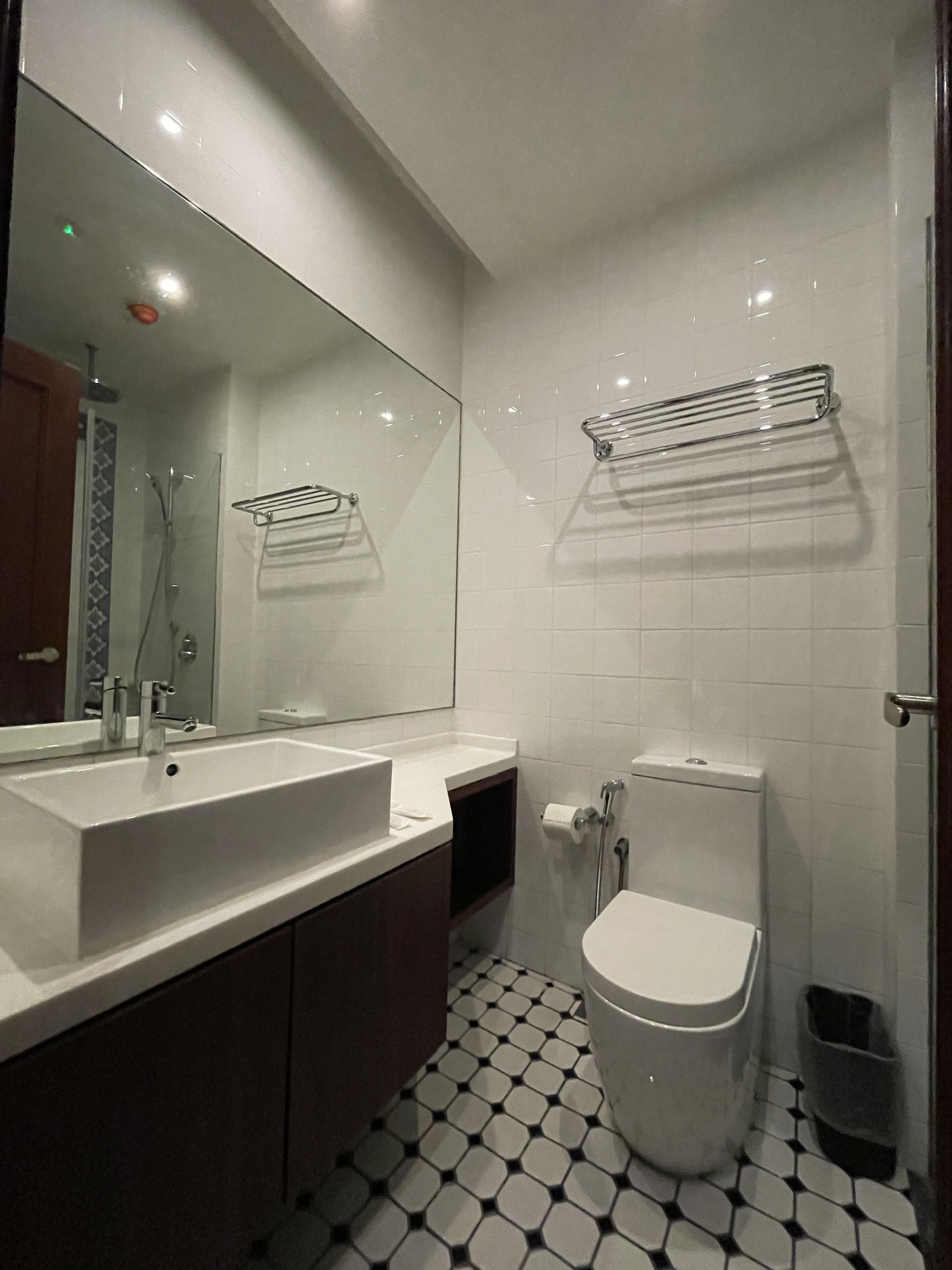 AM Hotel