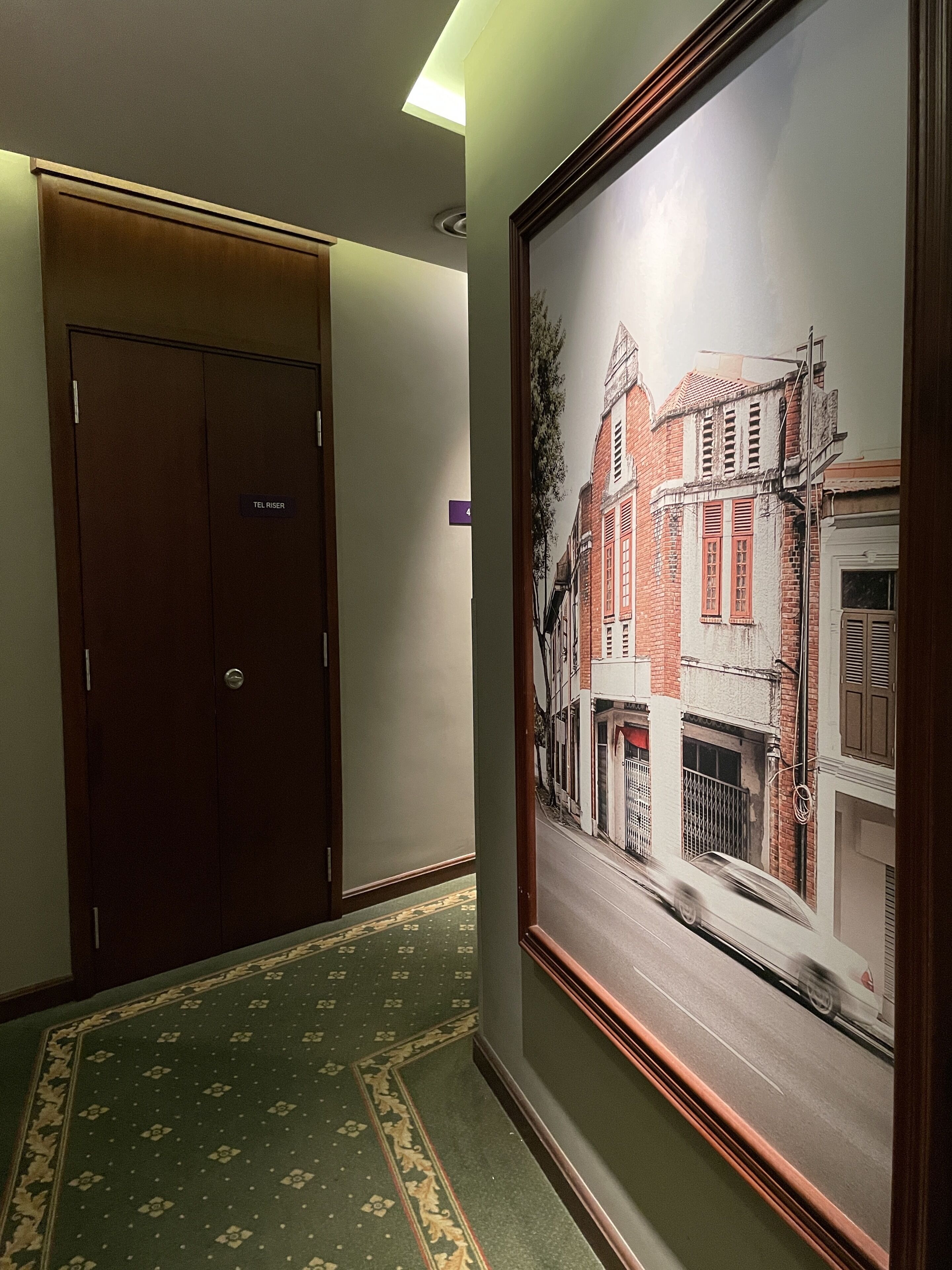 AM Hotel