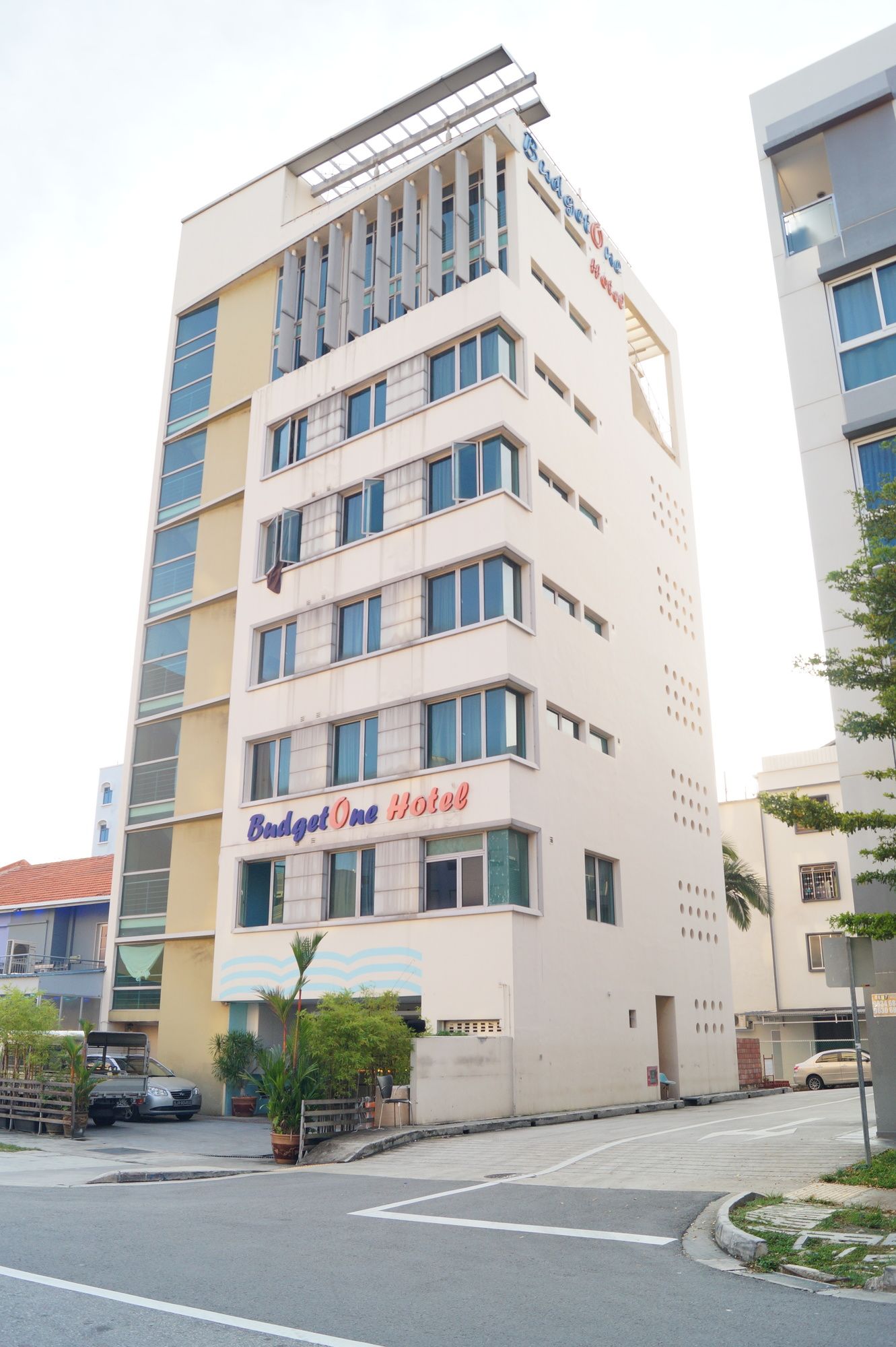 BudgetOne Hotel