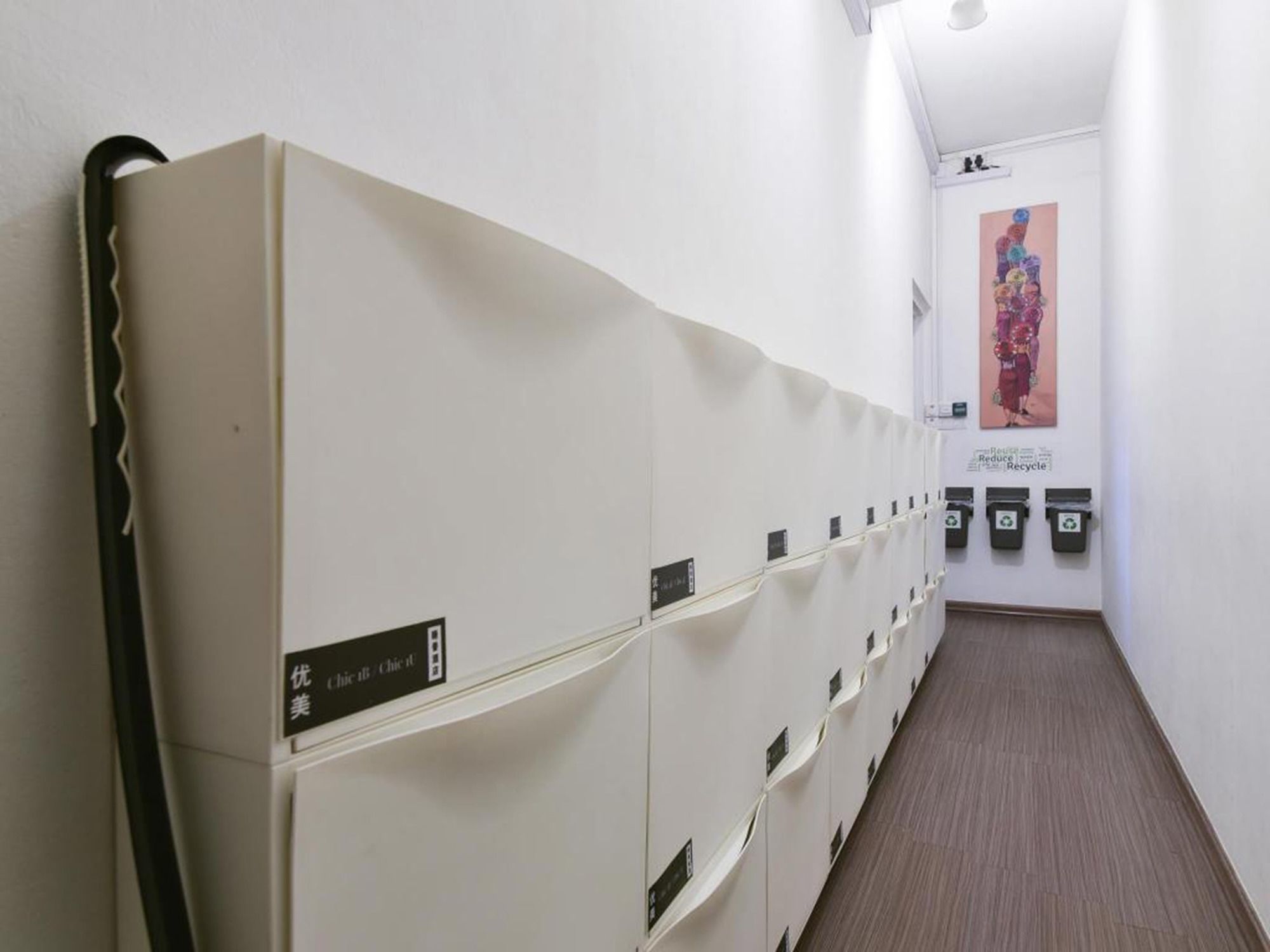Chic Capsule Otel