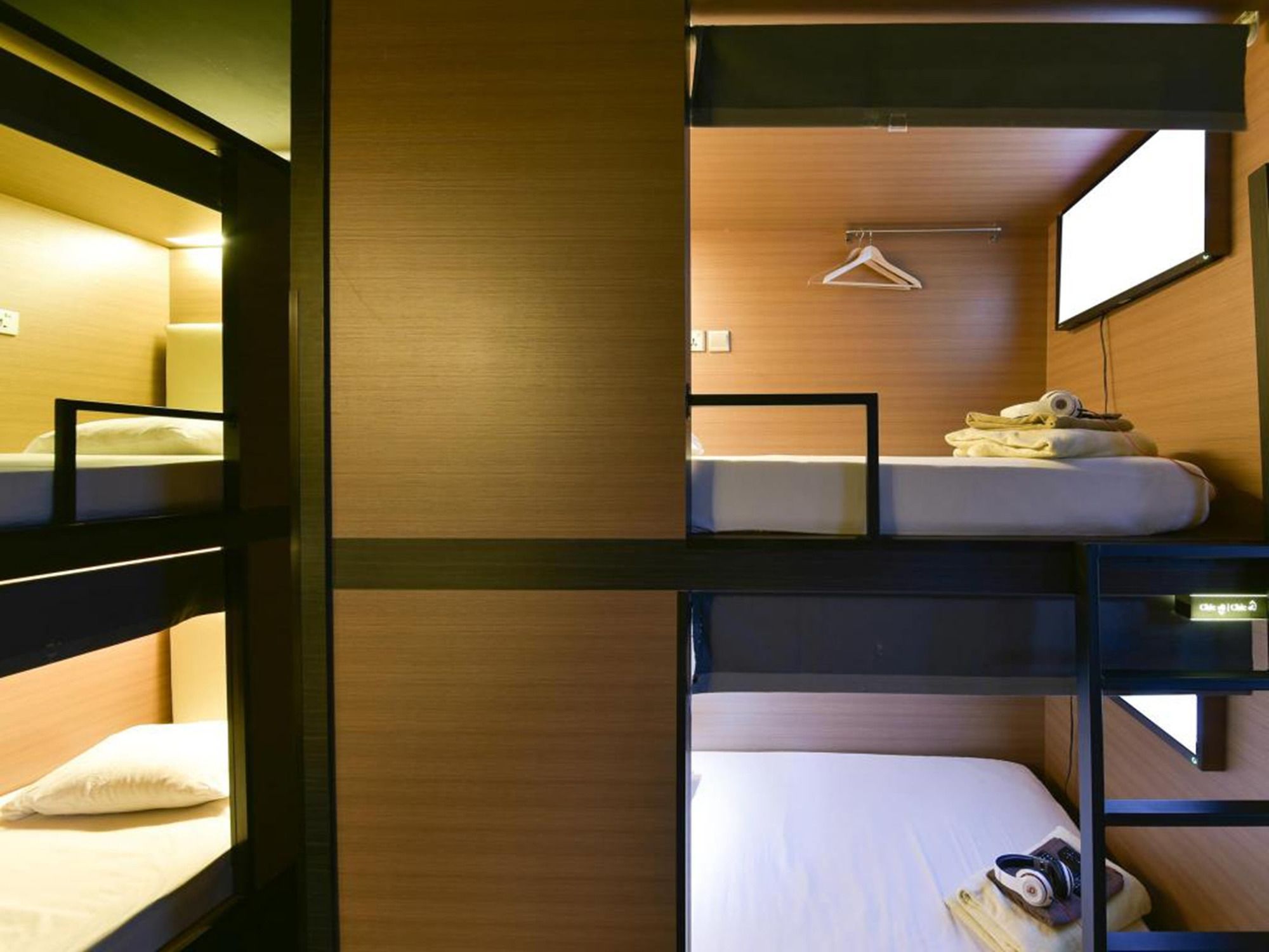 Chic Capsule Otel