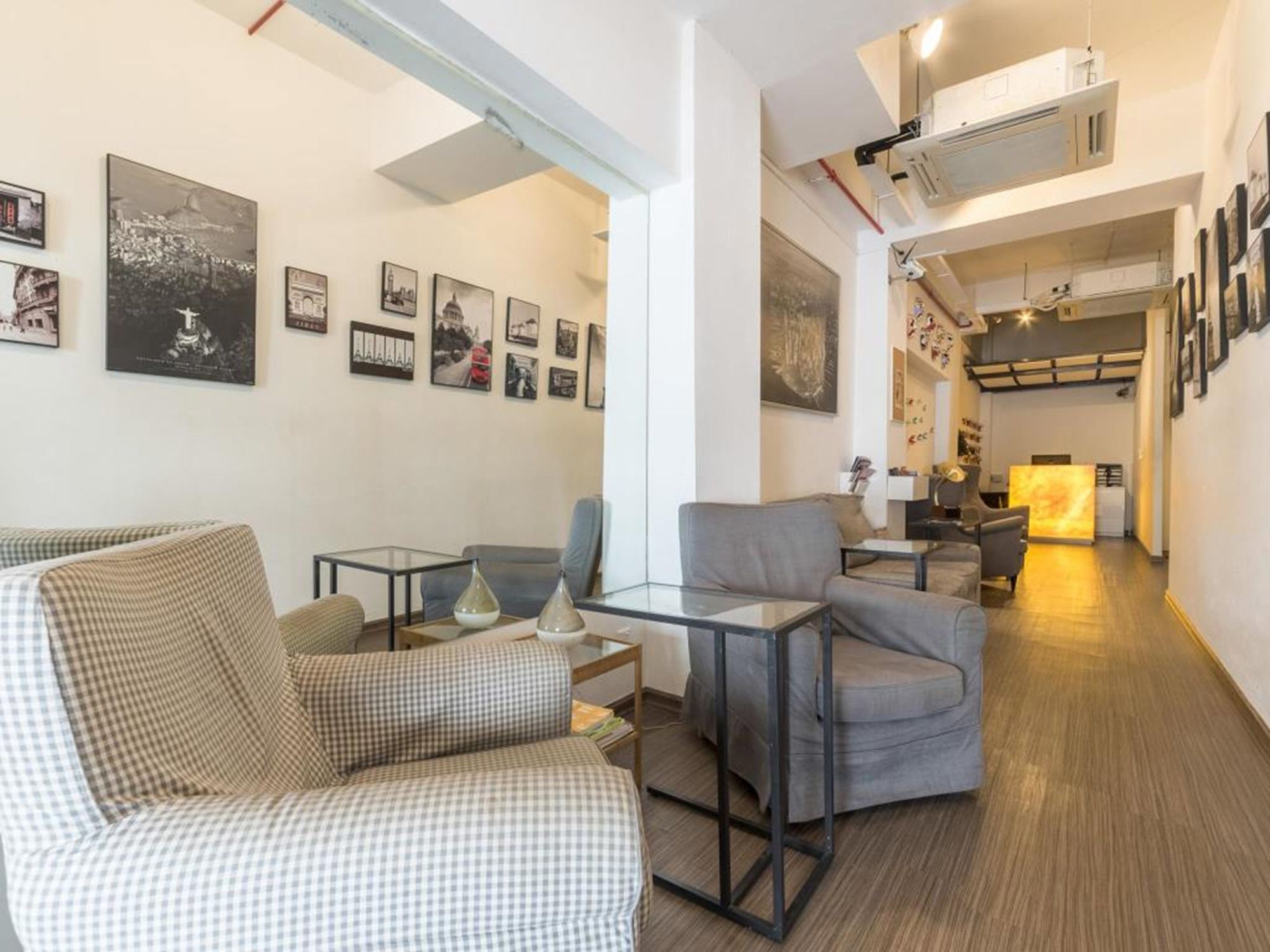 Chic Capsule Otel