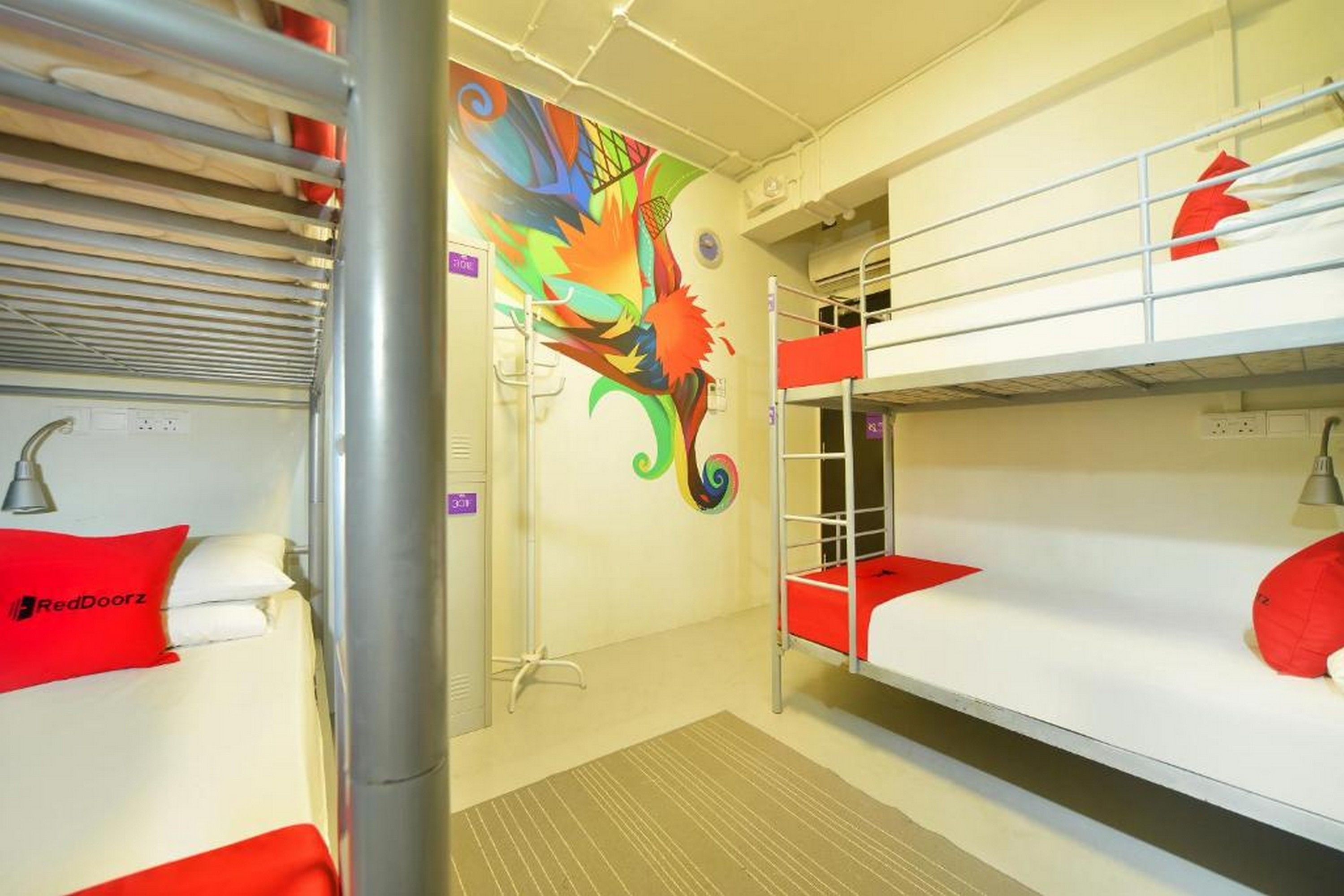 Five Stones Hostel by RedDoorz
