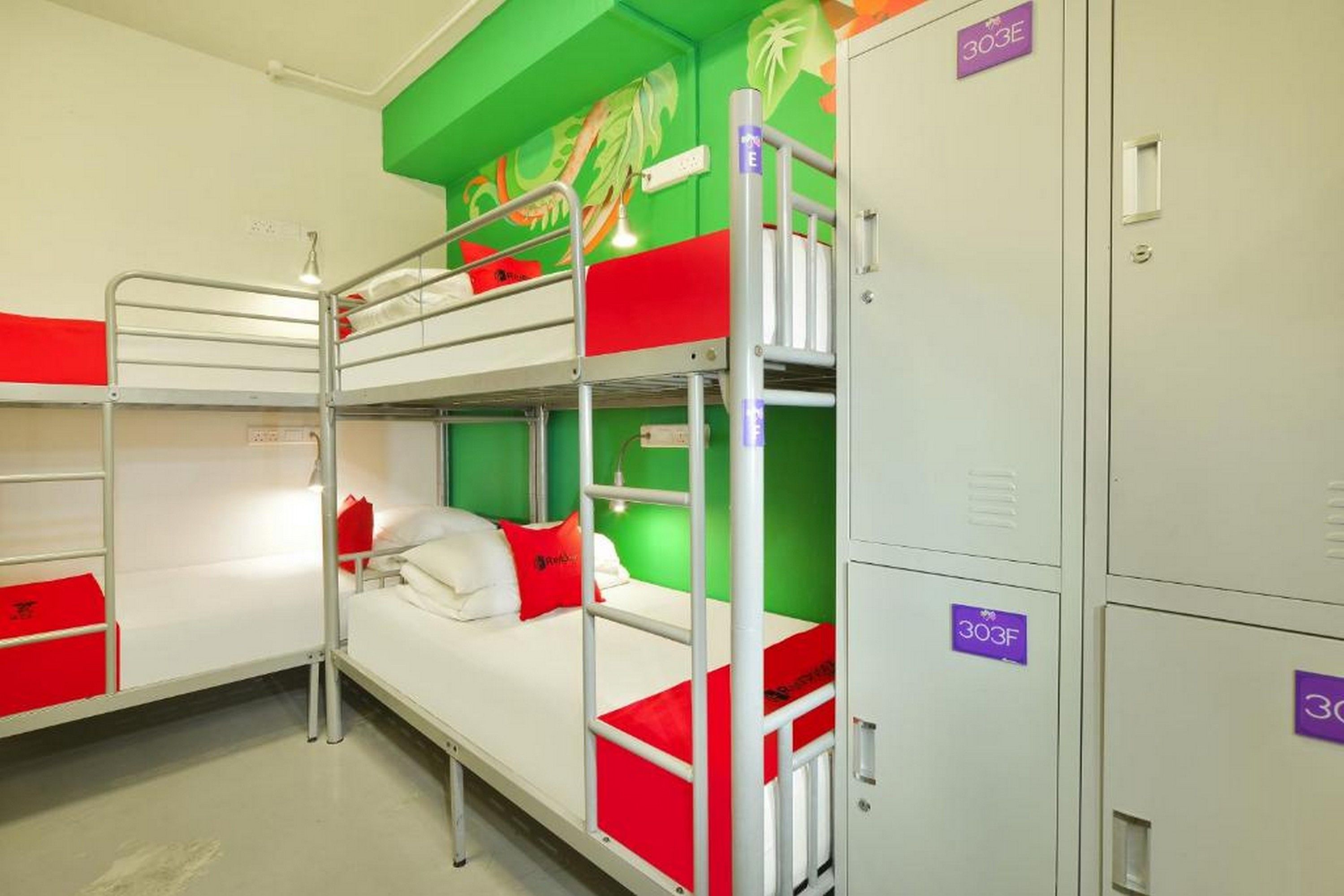 Five Stones Hostel by RedDoorz