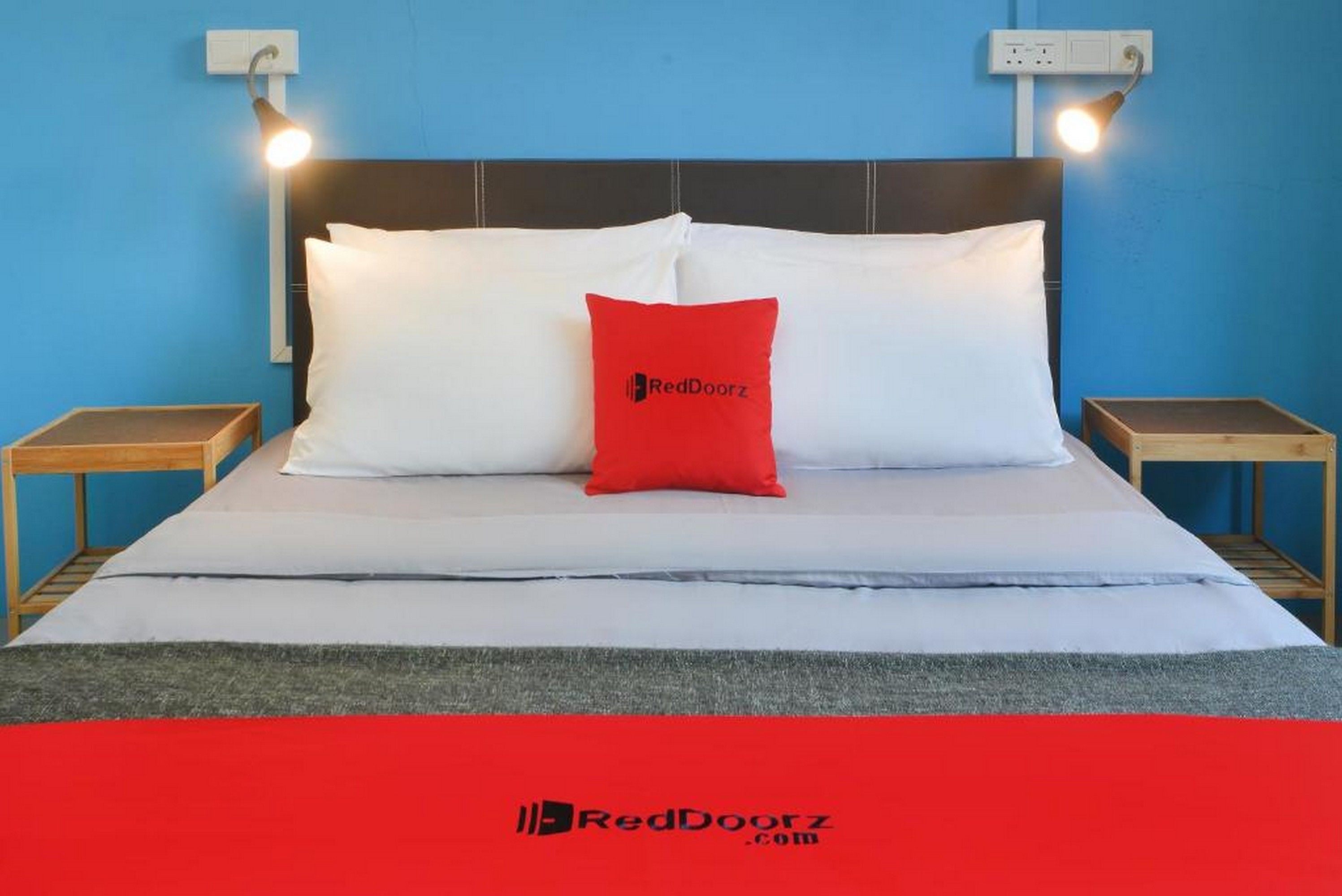 Five Stones Hostel by RedDoorz