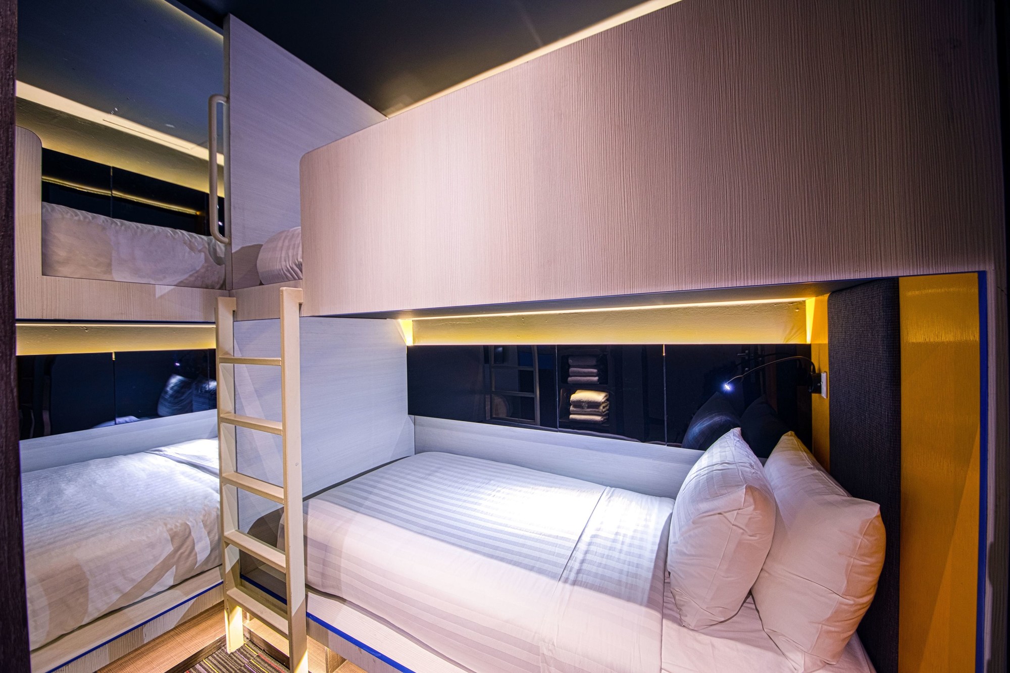 CUBE Boutique Capsule Hotel @ Chinatown
