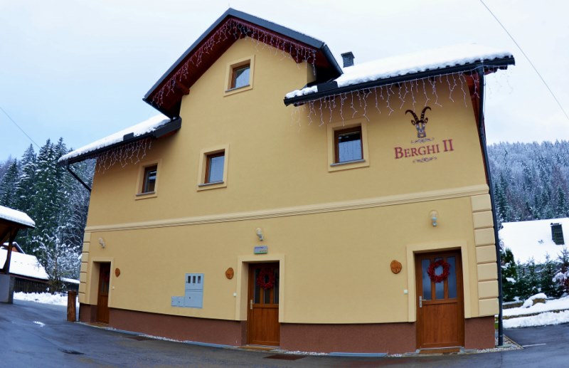 Berghi Hotel and Apartments