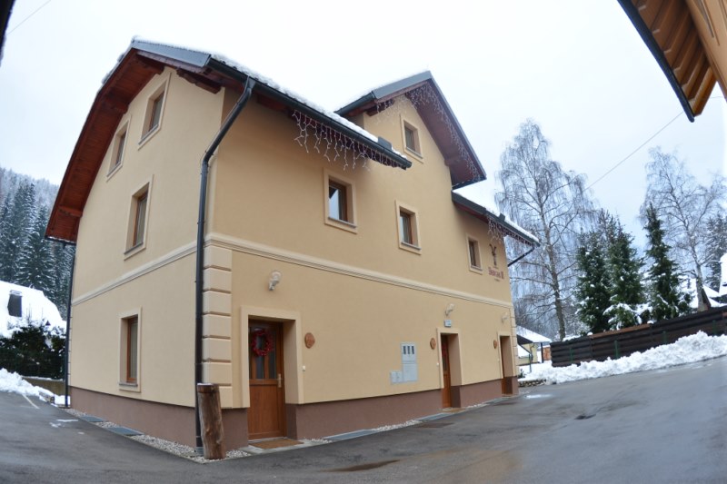 Berghi Hotel and Apartments