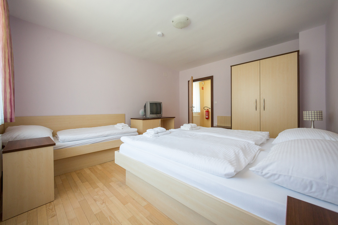 Berghi Hotel and Apartments