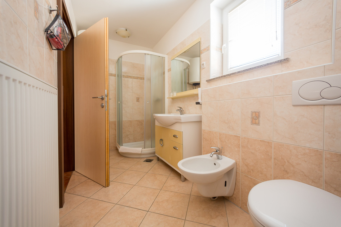 Berghi Hotel and Apartments